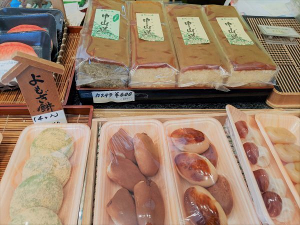 素材も確かなヨモギカステラ